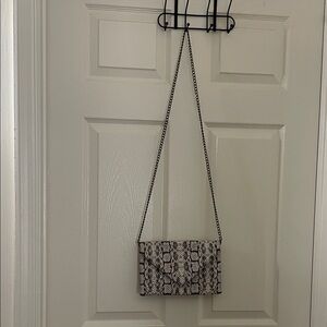 Elegant Snake Print Chain Shoulder Bag